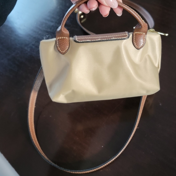 Cross Body Bag - Picture 4 of 6